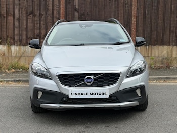 Used Volvo V40 Cross Country 2015 for sale - 79522460: Photo