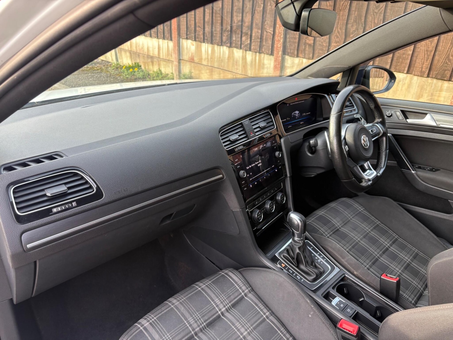 Used Volkswagen Golf 2017 for sale - 78043294: Photo 29