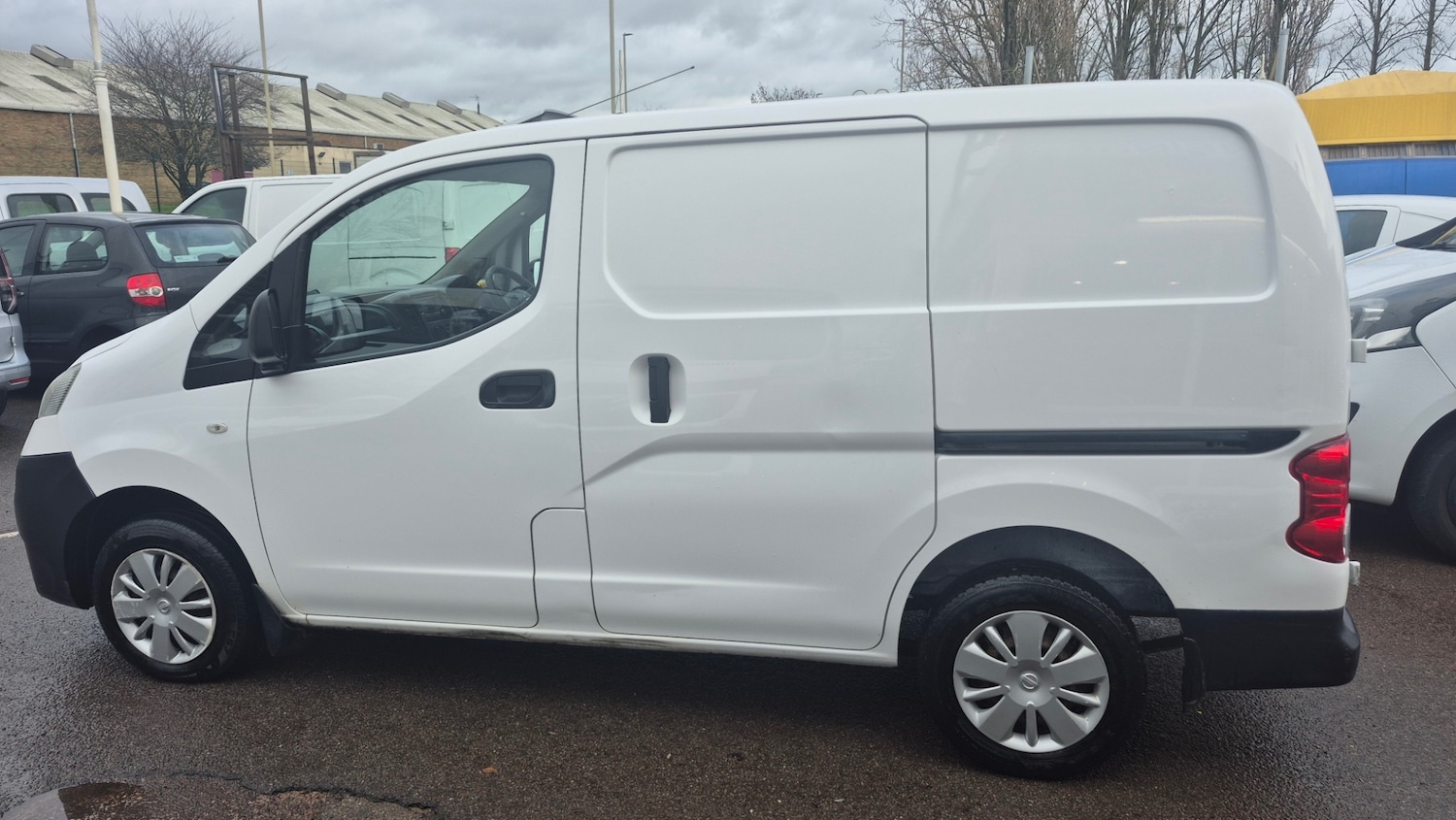 Used Nissan NV200 2017 for sale - 76879359: Photo 2