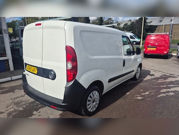 Used Vauxhall Combo 2015 for sale - 76117116: Photo