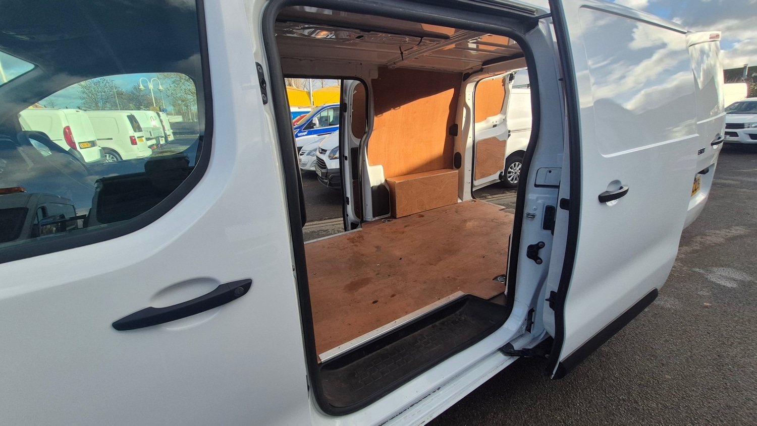 Used Peugeot Expert 2022 for sale - 76693459: Photo 11