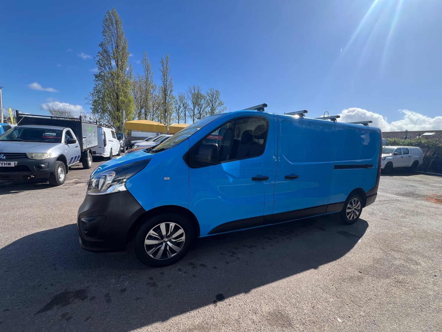 Used Vauxhall Vivaro 2016 for sale - 78210289: Photo 2