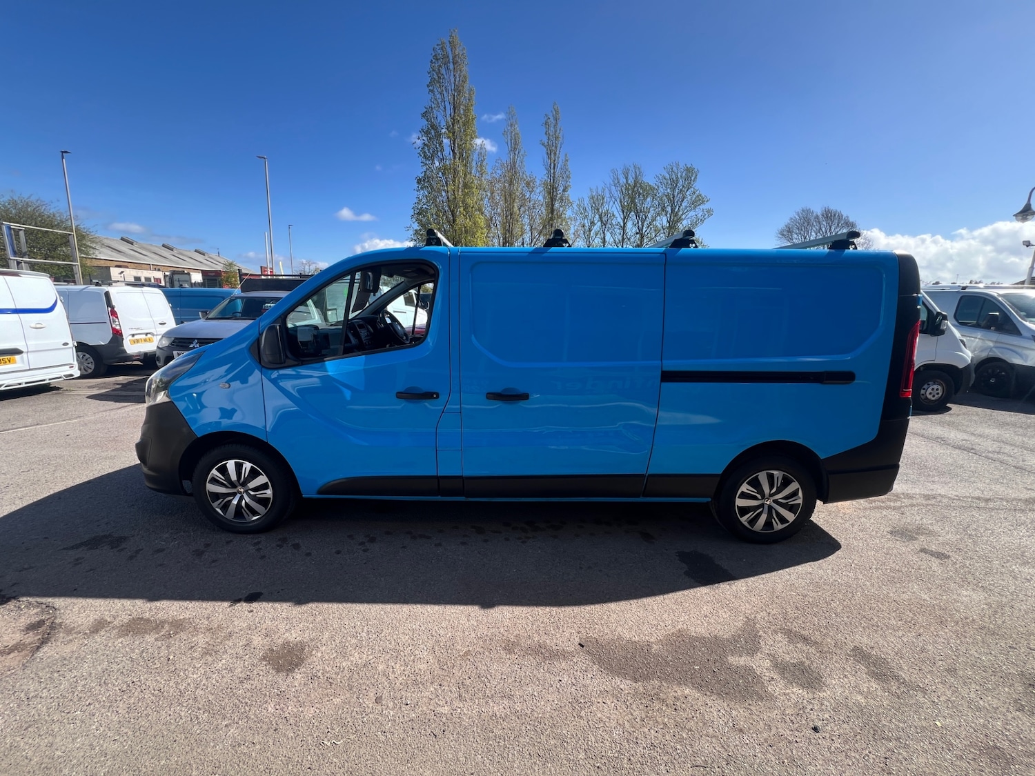 Used Vauxhall Vivaro 2016 for sale - 78210289: Photo 3