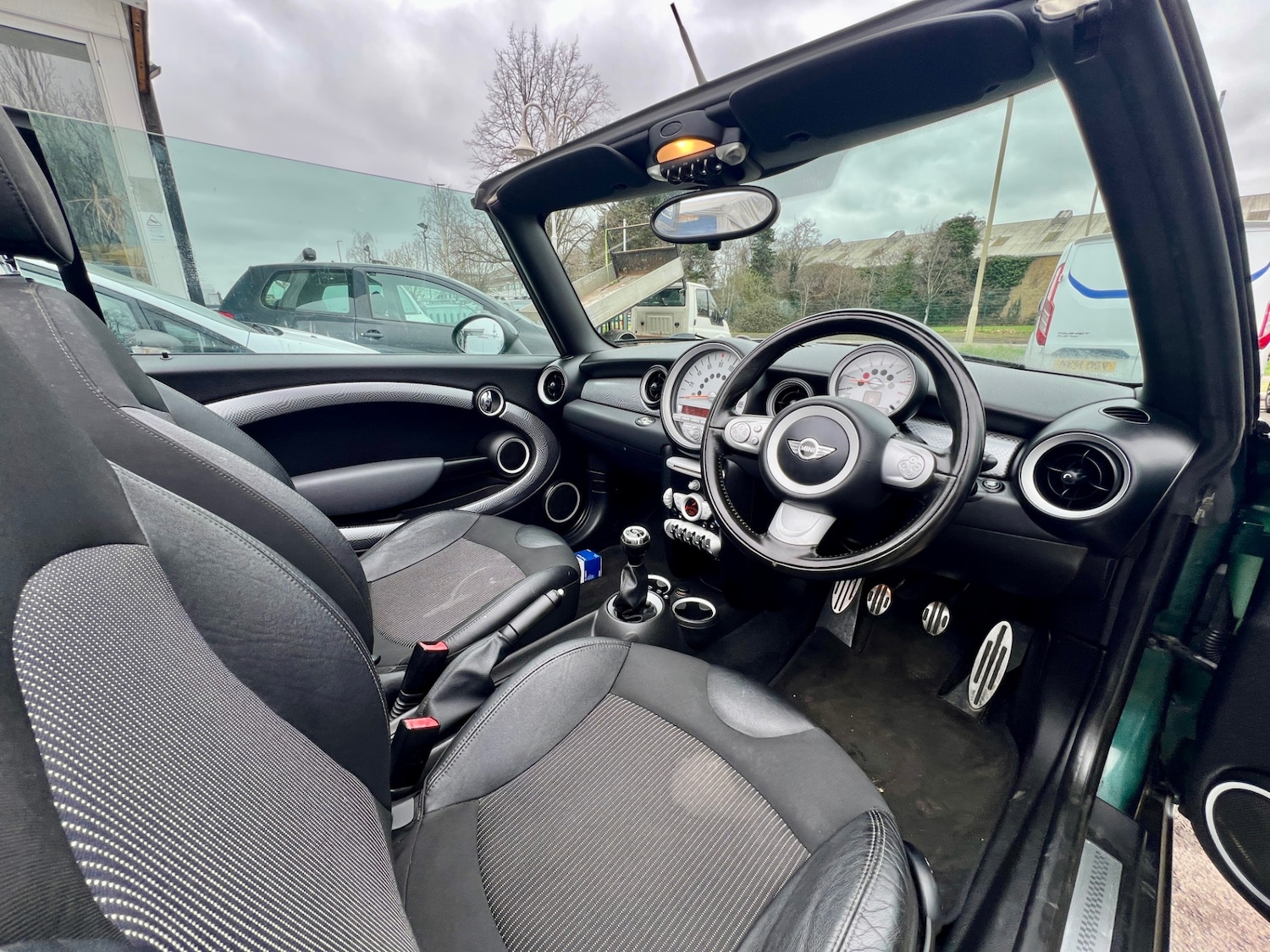 Used MINI Convertible 2010 for sale - 77776275: Photo 22