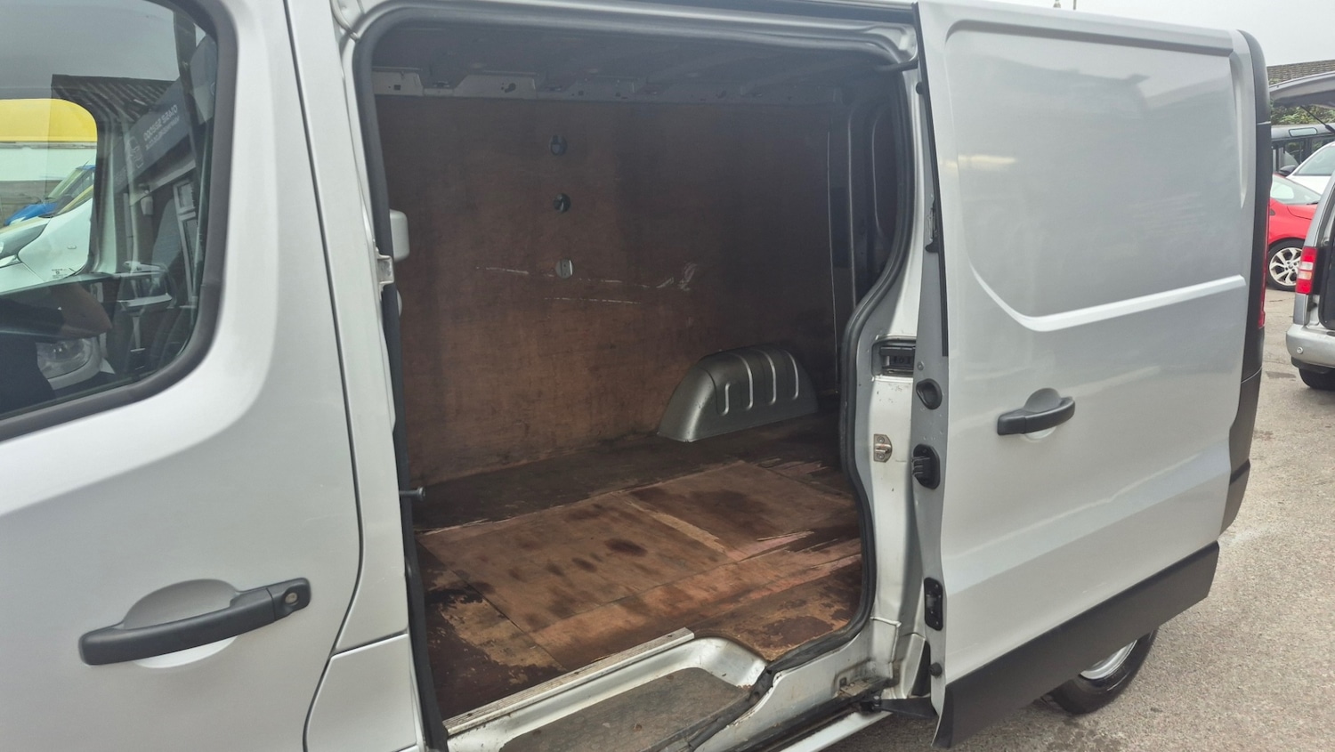 Used Vauxhall Vivaro 2015 for sale - 77223370: Photo 6