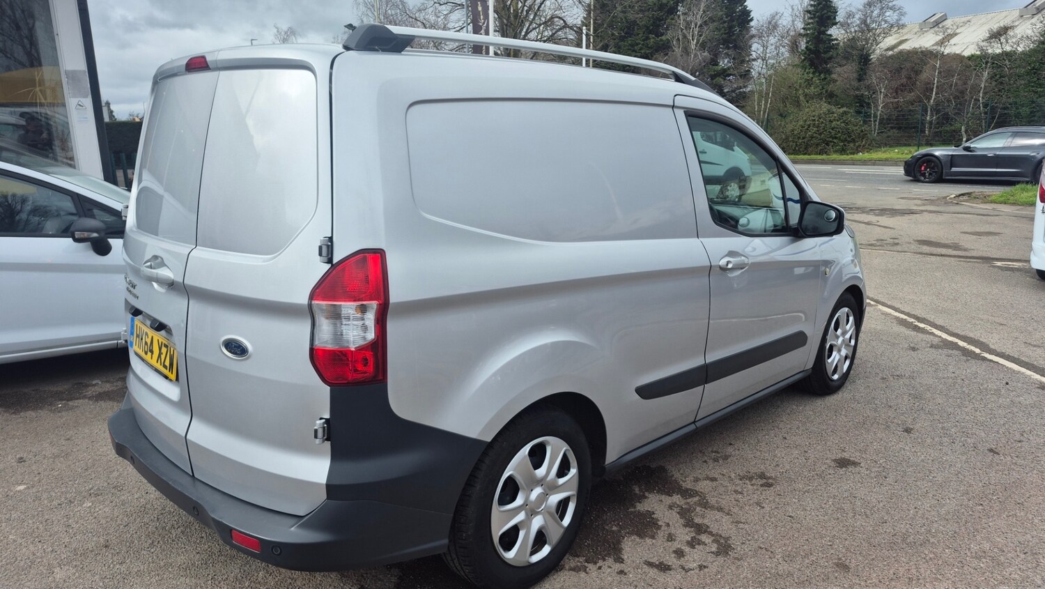 Used Ford Transit Courier 2015 for sale - 77915786: Photo 4