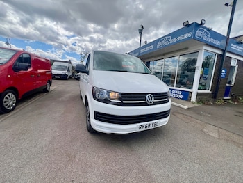 Used Volkswagen Transporter 2018 for sale - 79392195: Photo