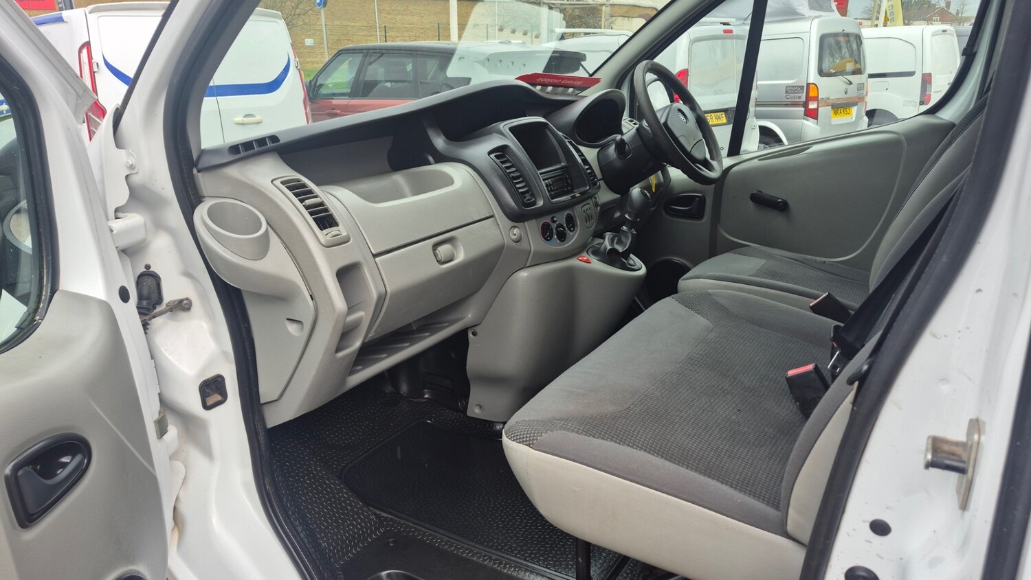 Used Vauxhall Vivaro 2013 for sale - 77915789: Photo 11