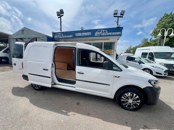 Used Volkswagen Caddy Maxi 2017 for sale - 78655625: Photo
