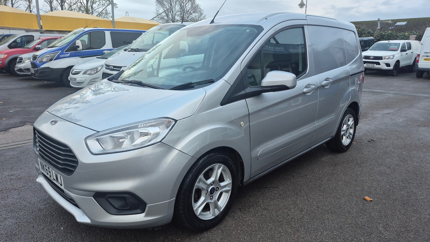 Used Ford Transit Courier 2019 for sale - 76391537: Photo 2