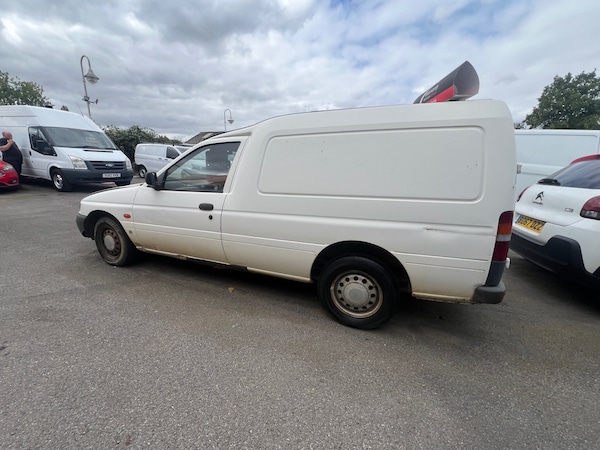 Used Ford Escort 1997 for sale - 75650822: Photo 3