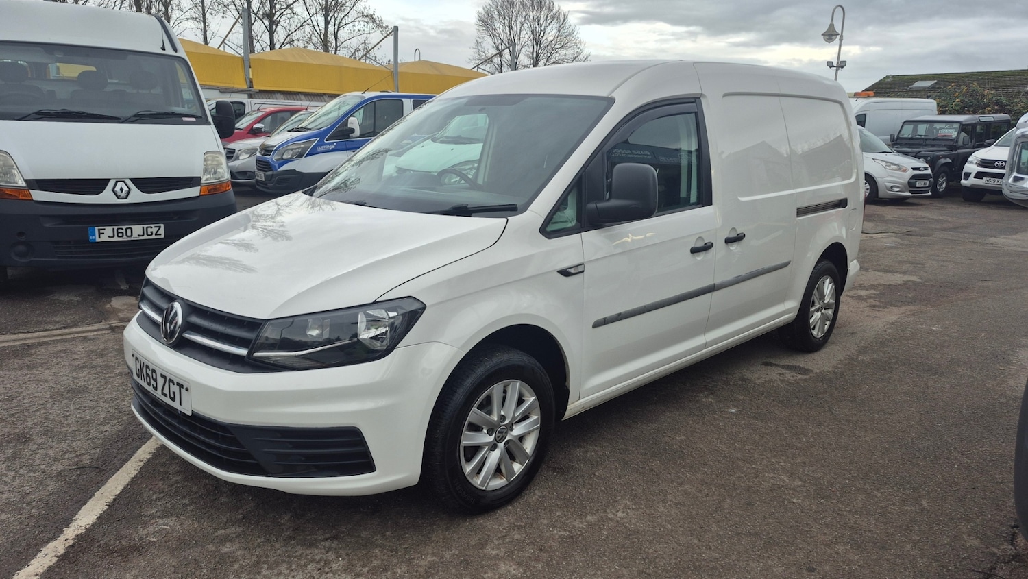 Used Volkswagen Caddy Maxi 2019 for sale - 76541934: Photo 2