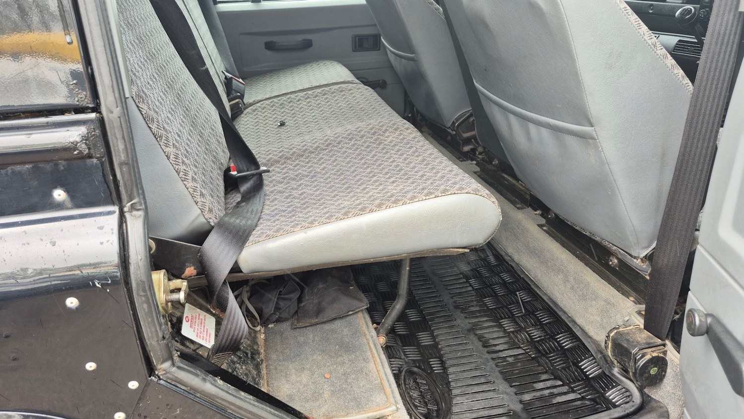 Used Land Rover Defender 110 2002 for sale - 75750143: Photo 12