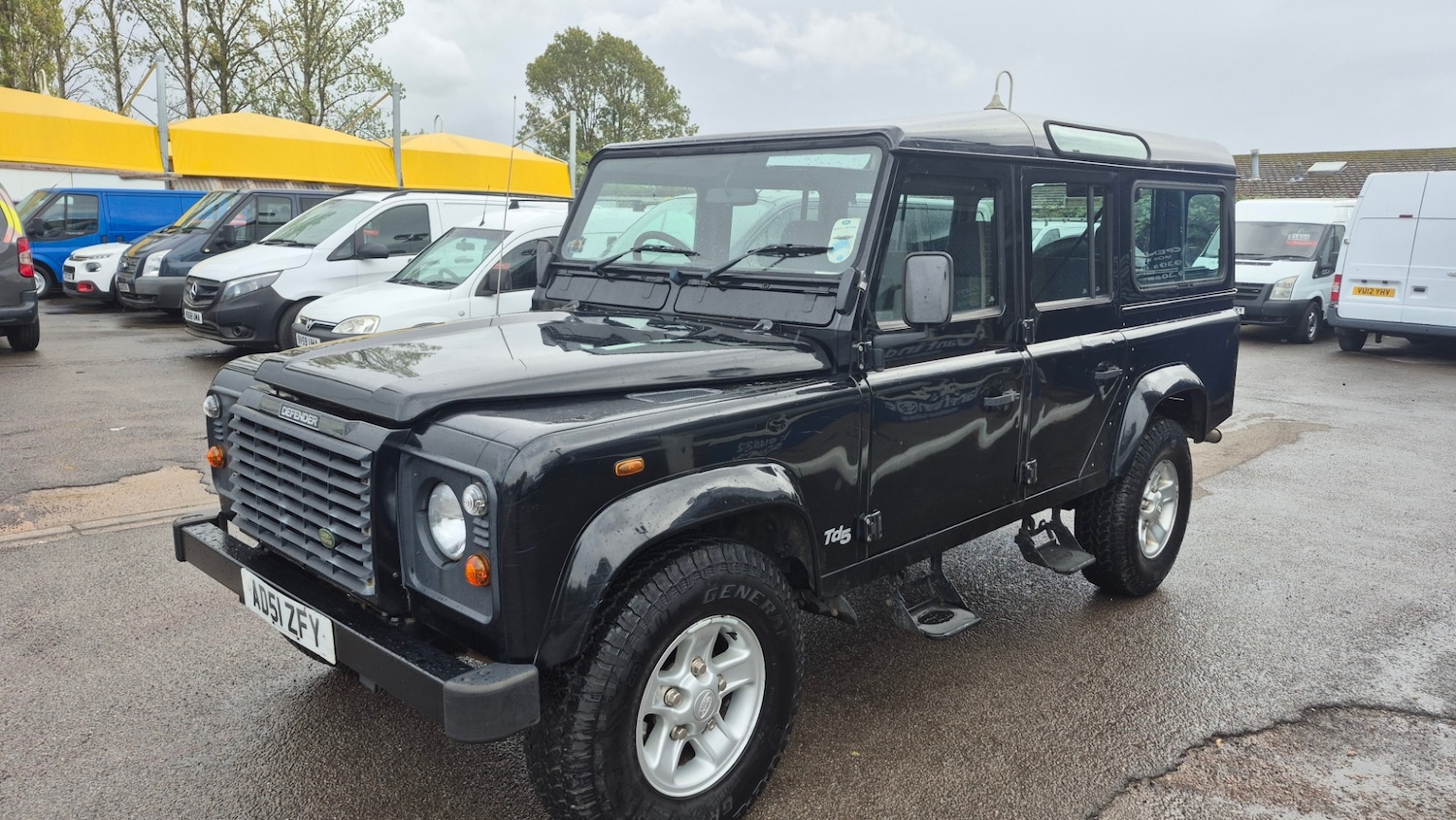 Used Land Rover Defender 110 2002 for sale - 75750143: Photo 2