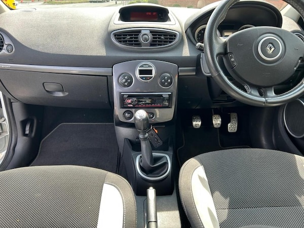 Used Renault Clio 2012 for sale - 75484270: Photo 10