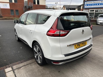 Used Renault Grand Scenic 2018 for sale - 77125753: Photo