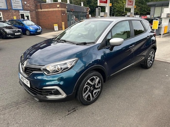 Used Renault Captur 2019 for sale - 76392337: Photo