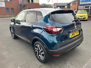 Used Renault Captur 2019 for sale - 76392337: Photo