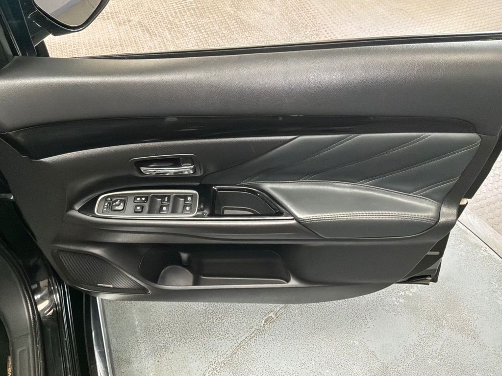 Used Mitsubishi Outlander 2017 for sale - 78096303: Photo 28