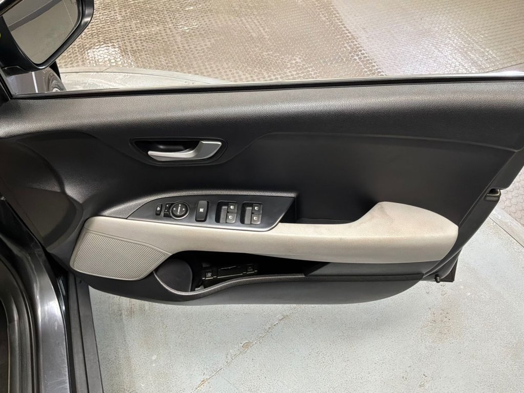 Used Kia Stonic 2019 for sale - 78199978: Photo 28