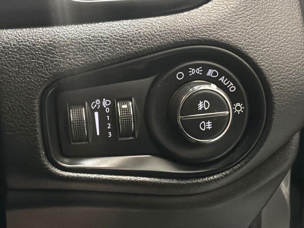 Used Jeep Renegade 2022 for sale - 78096184: Photo 28