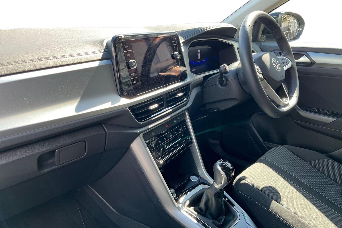 Used Volkswagen T-Roc 2024 for sale - 76677069: Photo 2