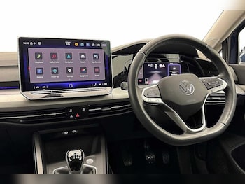 Used Volkswagen Golf 2024 for sale - 77346650: Photo