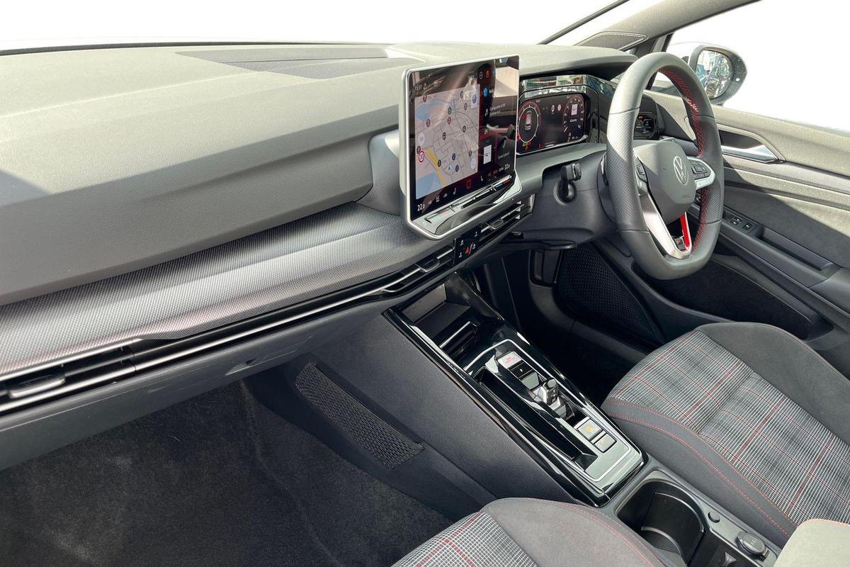 Used Volkswagen Golf 2025 for sale - 76680440: Photo 2