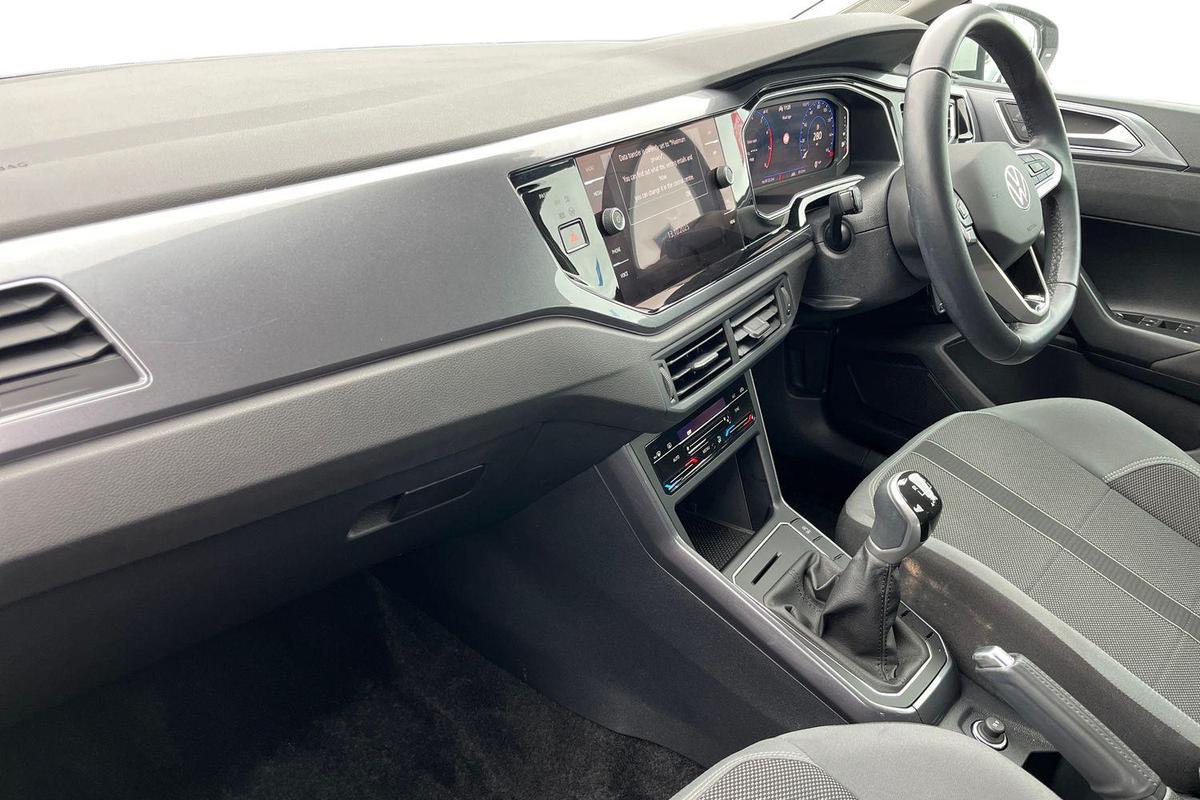 Used Volkswagen Polo 2024 for sale - 76677756: Photo 2