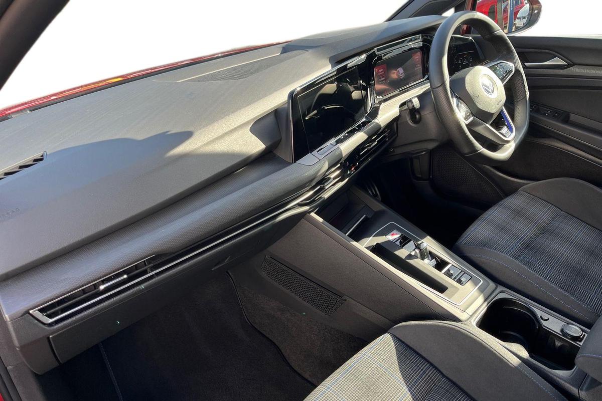 Used Volkswagen Golf 2022 for sale - 76674737: Photo 2