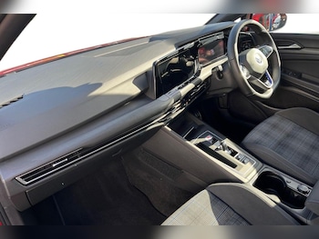 Used Volkswagen Golf 2022 for sale - 76674737: Photo