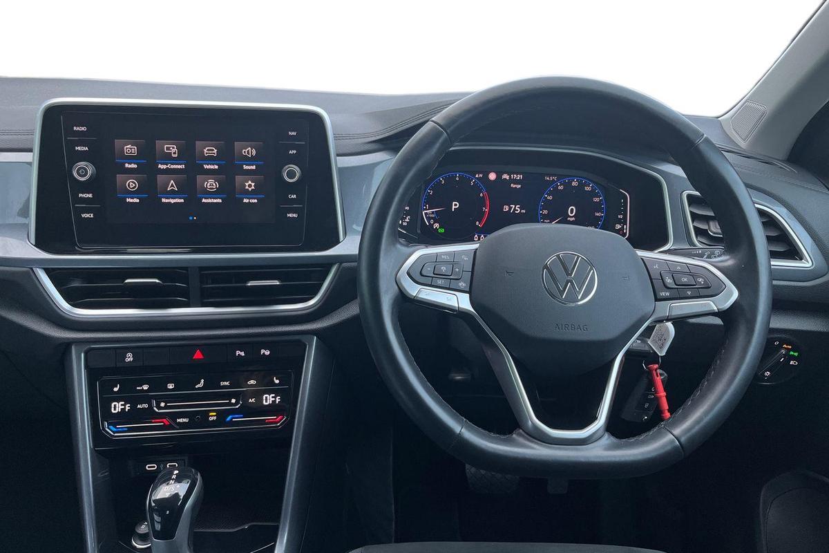 Used Volkswagen T-Roc 2023 for sale - 76675870: Photo 15