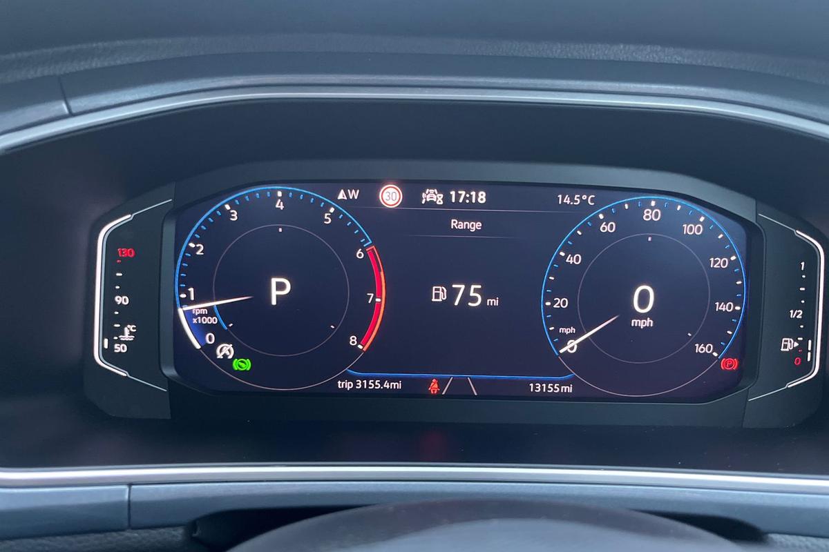 Used Volkswagen T-Roc 2023 for sale - 76675870: Photo 16