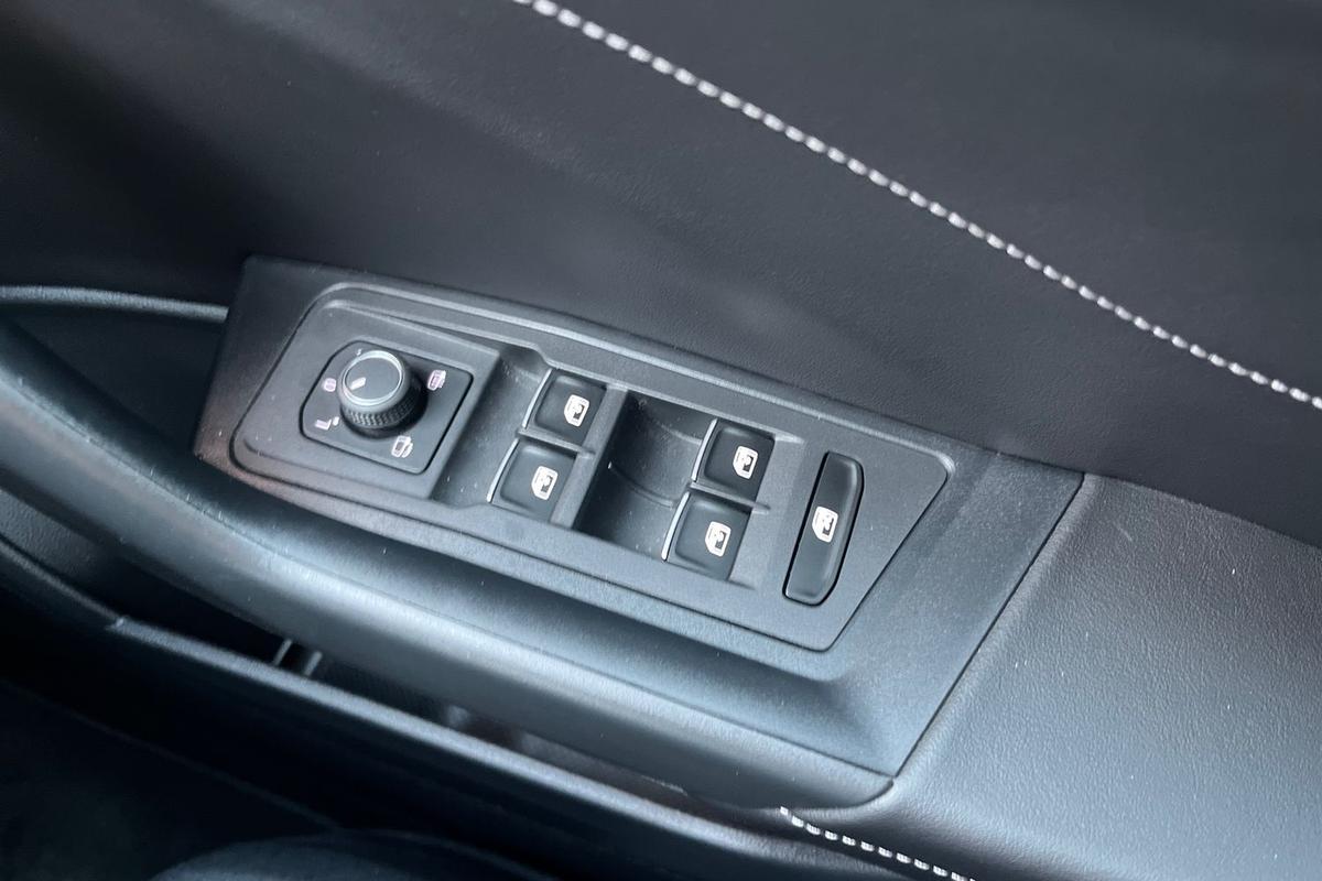 Used Volkswagen T-Roc 2023 for sale - 76675870: Photo 17