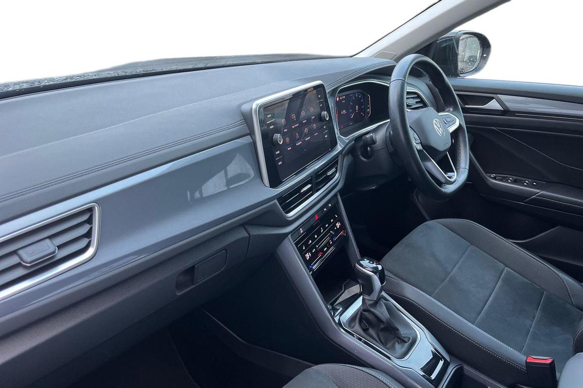 Used Volkswagen T-Roc 2023 for sale - 76675870: Photo 2