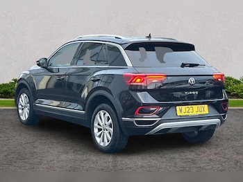 Used Volkswagen T-Roc 2023 for sale - 76675870: Photo