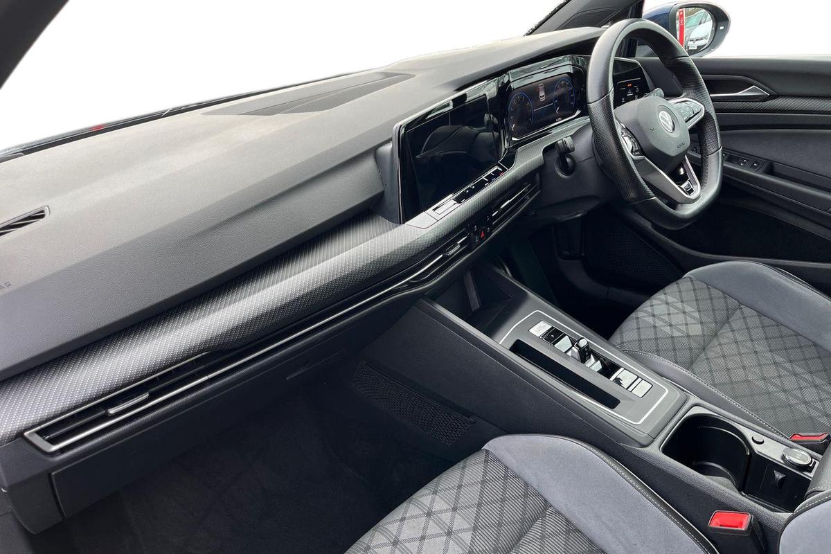 Used Volkswagen Golf 2021 for sale - 76674143: Photo 2