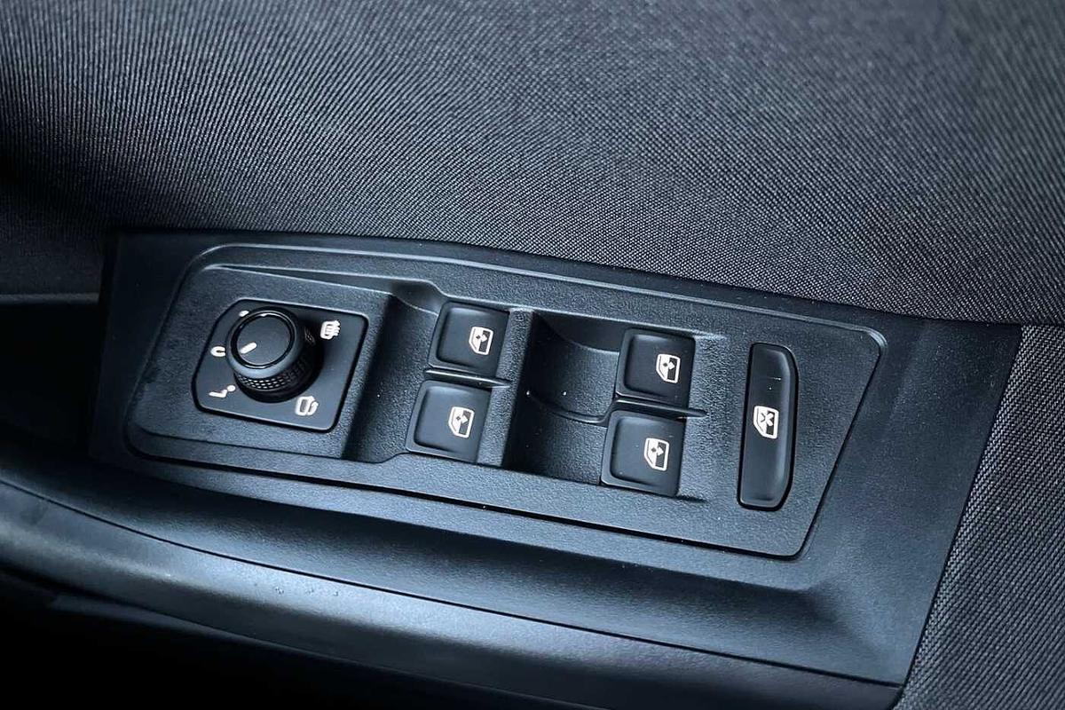 Used Volkswagen T-Roc 2025 for sale - 77542168: Photo 17