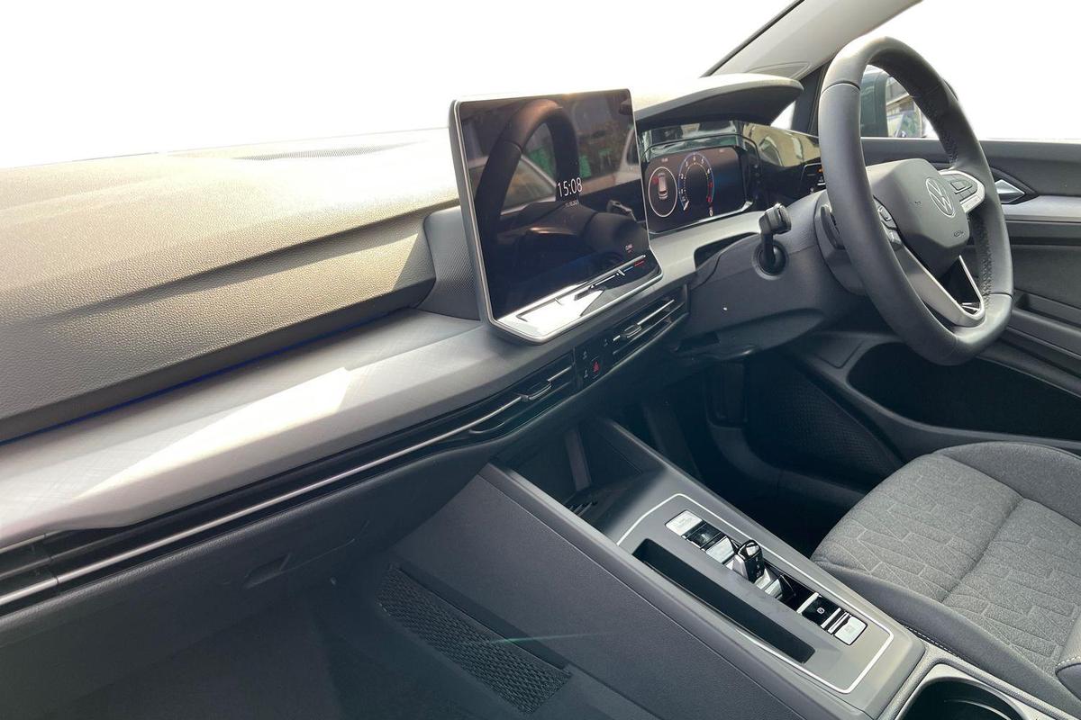 Used Volkswagen Golf 2025 for sale - 76678255: Photo 2