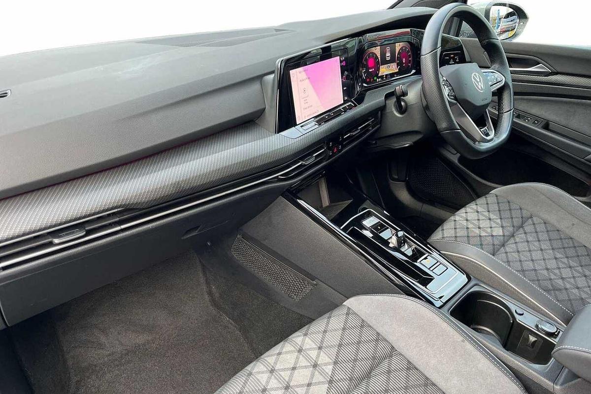 Used Volkswagen Golf 2024 for sale - 77542368: Photo 2