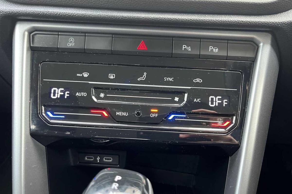 Used Volkswagen T-Roc 2024 for sale - 77542317: Photo 14