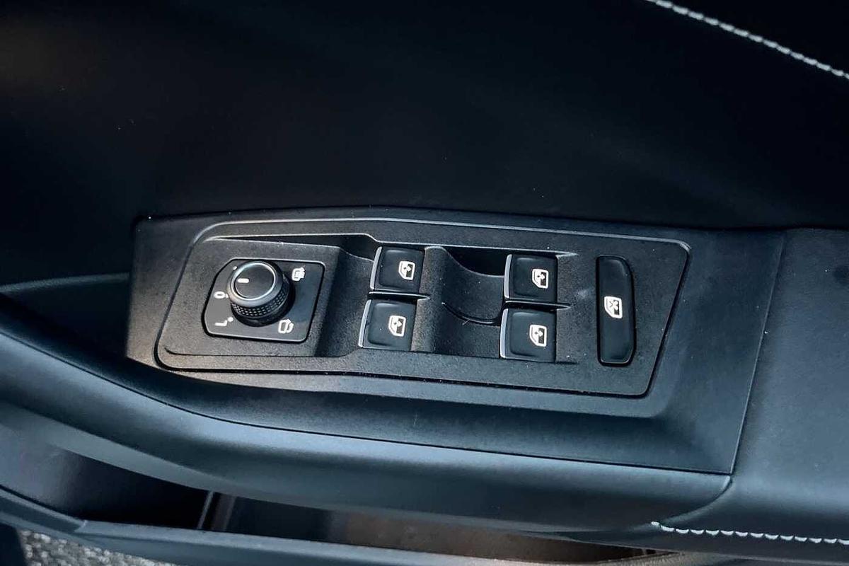 Used Volkswagen T-Roc 2025 for sale - 77542194: Photo 17