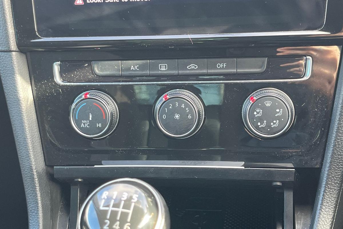 Used Volkswagen Golf 2017 for sale - 76673376: Photo 14