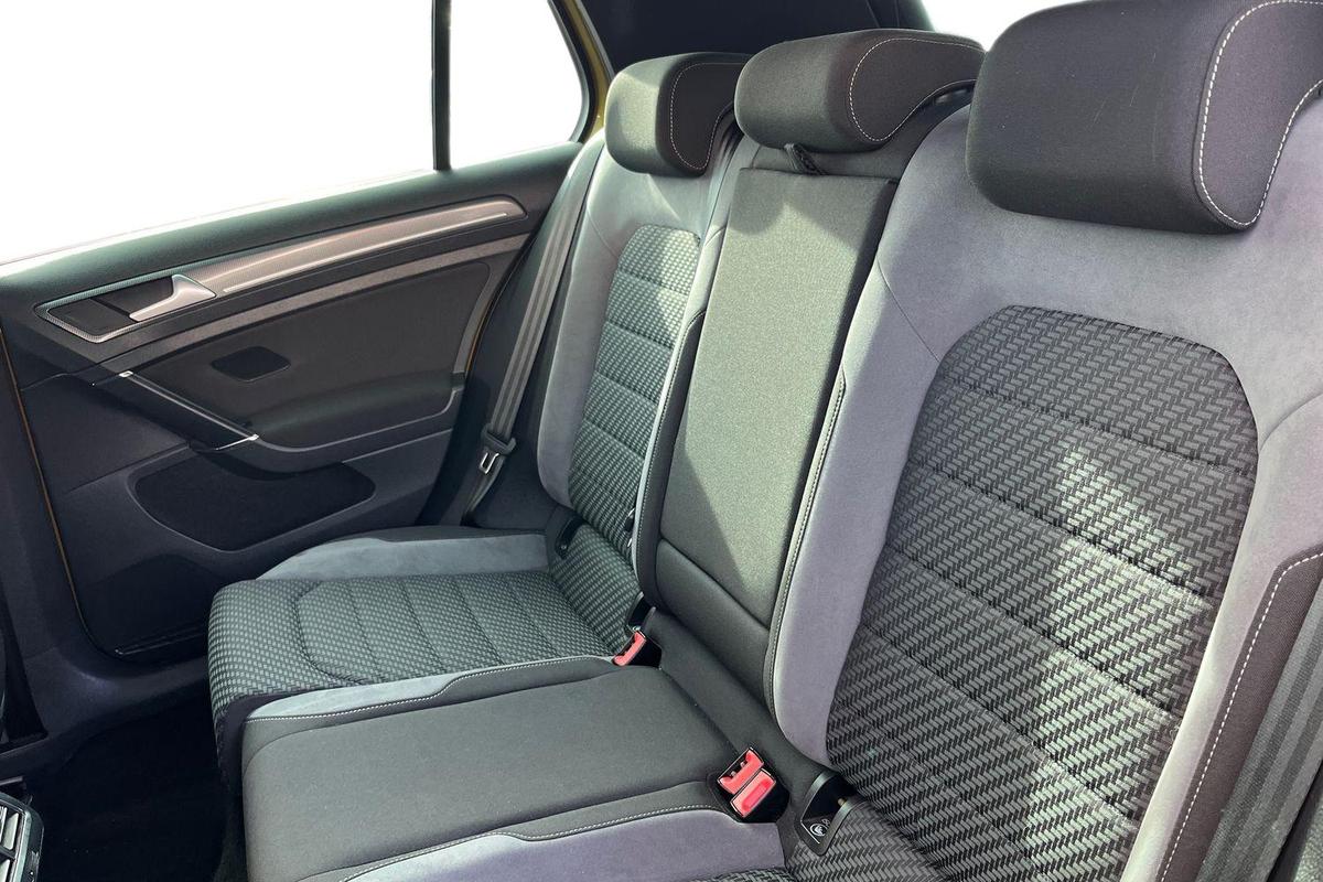 Used Volkswagen Golf 2017 for sale - 76673376: Photo 19