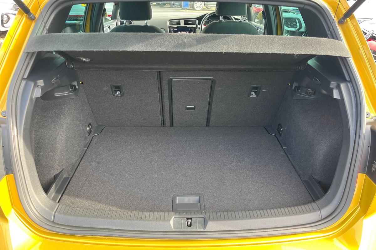 Used Volkswagen Golf 2017 for sale - 76673376: Photo 20