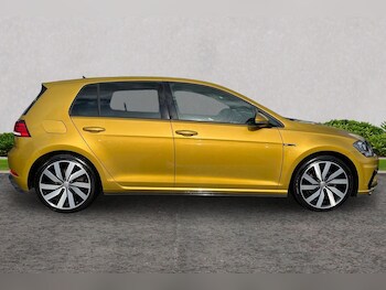 Used Volkswagen Golf 2017 for sale - 76673376: Photo