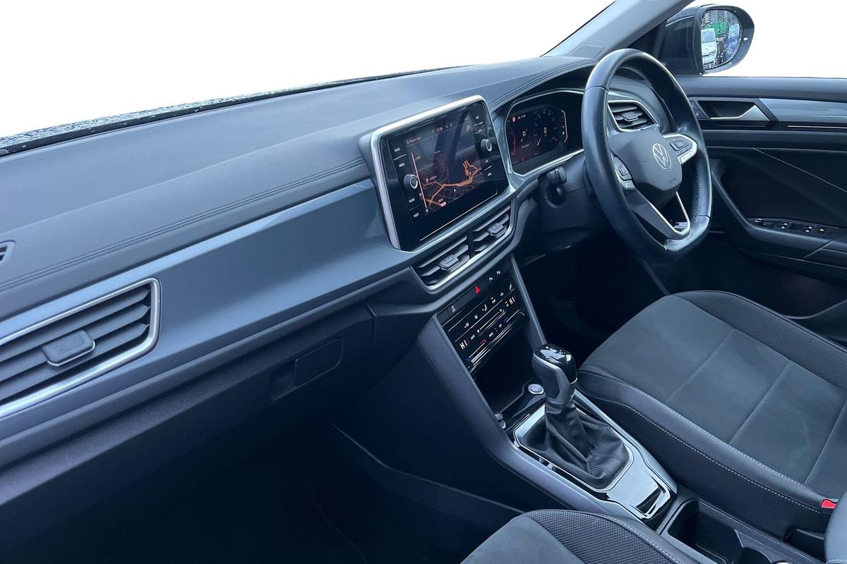 Used Volkswagen T-Roc 2022 for sale - 76674700: Photo 2