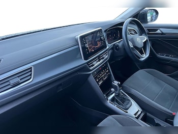 Used Volkswagen T-Roc 2022 for sale - 76674700: Photo