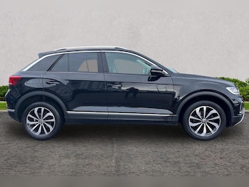 Used Volkswagen T-Roc 2022 for sale - 76674700: Photo