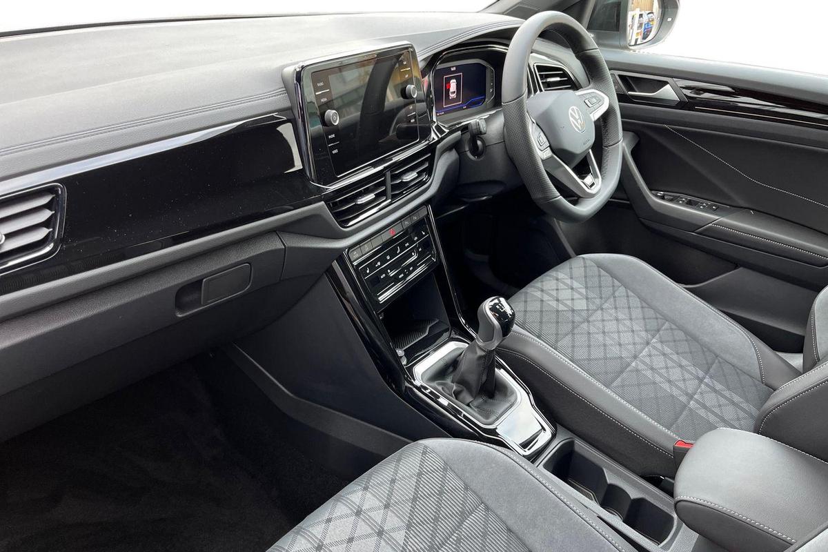 Used Volkswagen T-Roc 2025 for sale - 77542335: Photo 2